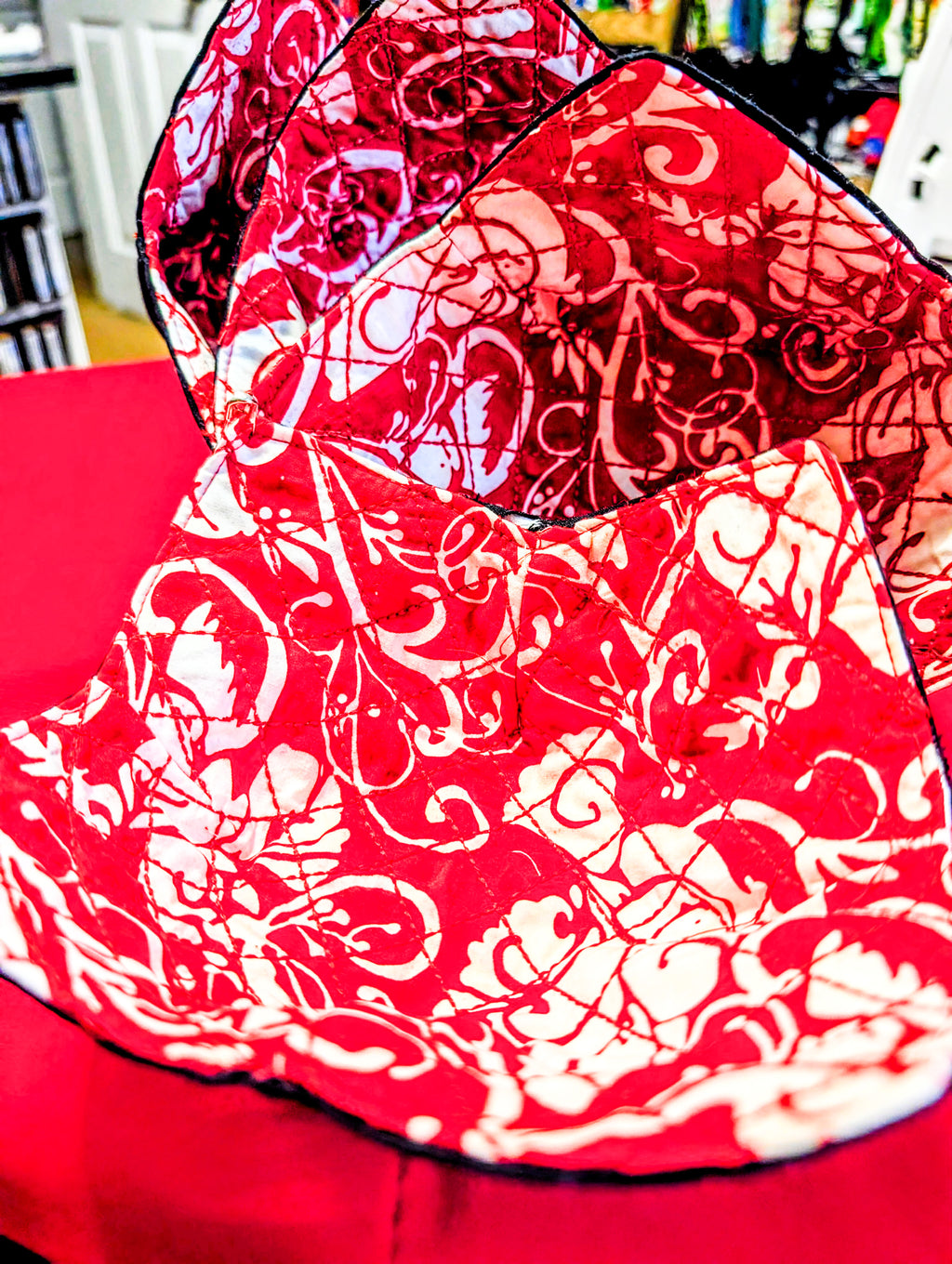 Bowl cozies red and white set of 4